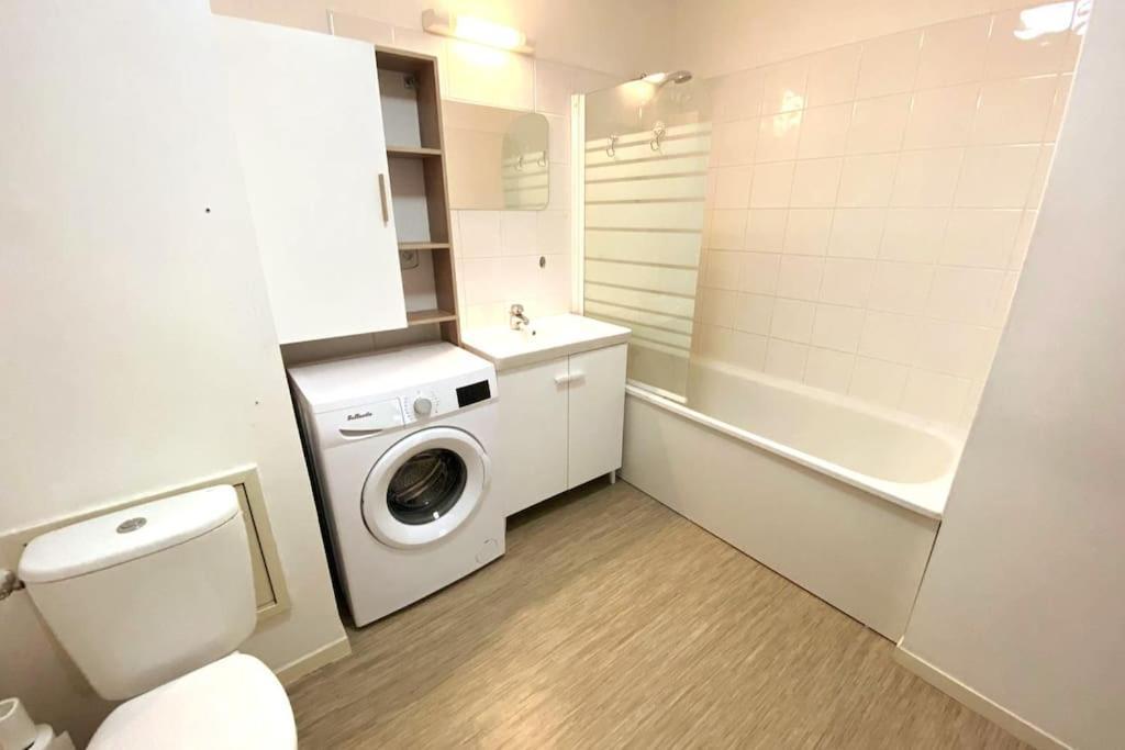 Appartement Proche Chu Avec Balcon Et Parking Lille Eksteriør bilde